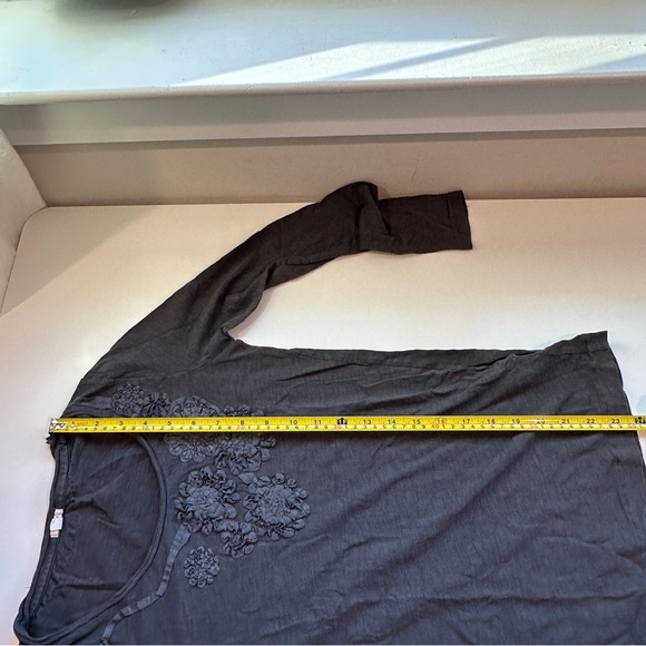 J Crew long sleeve dark blue with monochromatic floral details, XS - Picture 5 of 8